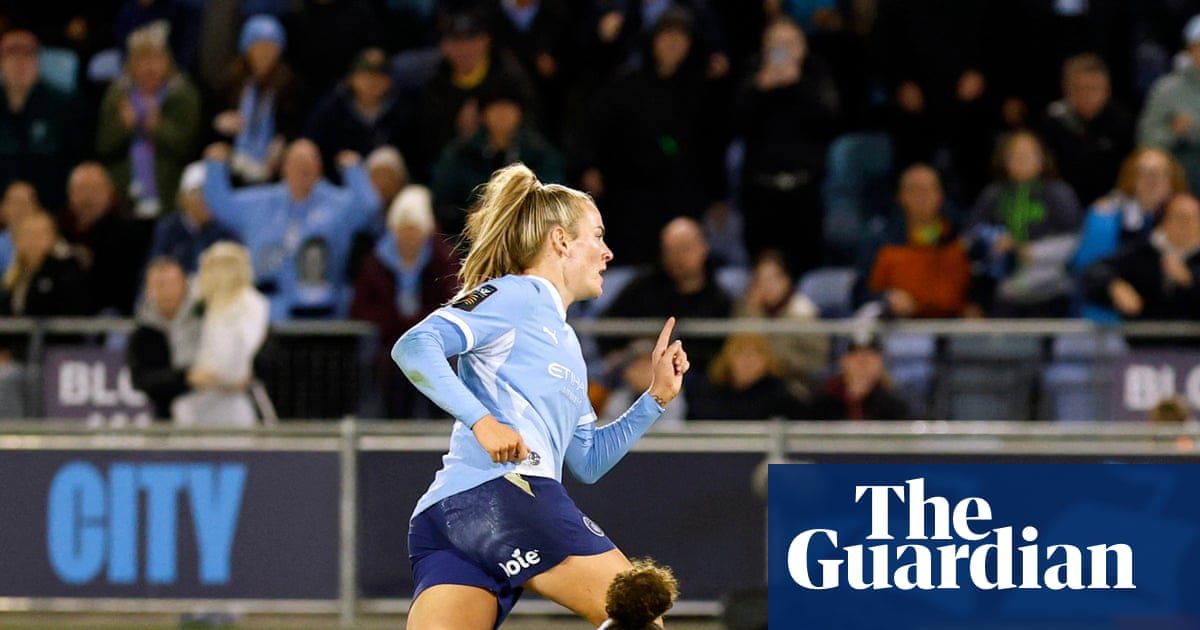 Women’s Super League: Lauren Hemp hits double as Manchester City see off lively Liverpool