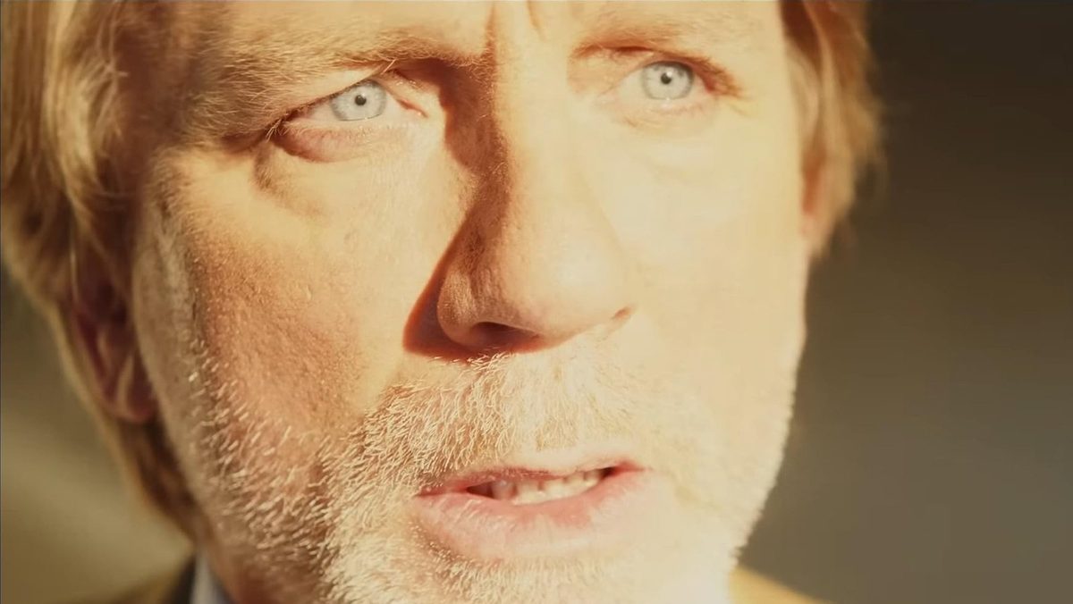 Narnia: First Official Look At Daniel Craig's Magician In Netflix Movie