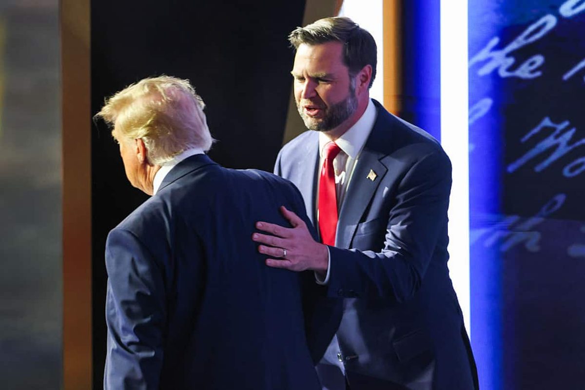 Usa, Trump: "Andate a votare o andrete all'inferno". Vance: "Dem partito dell'odio"