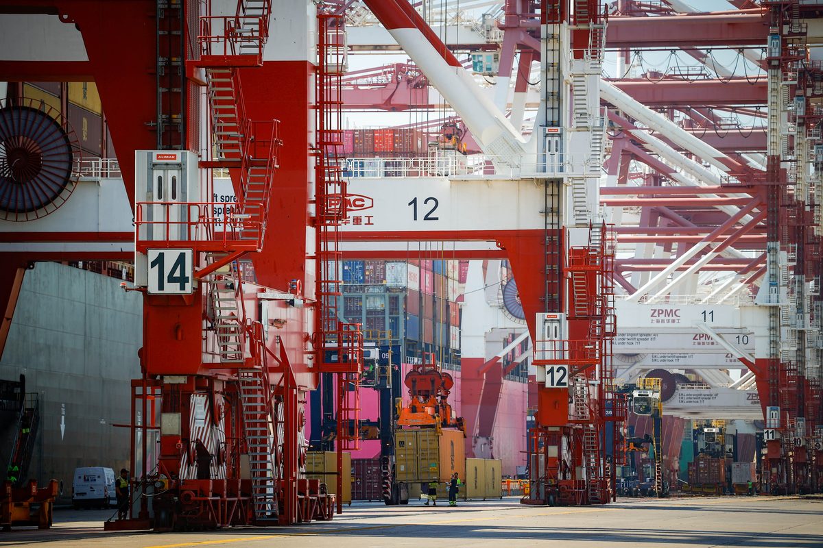 El INE corrige dos décimas a la baja, hasta el 2,6%, el crecimiento económico del año pasado
