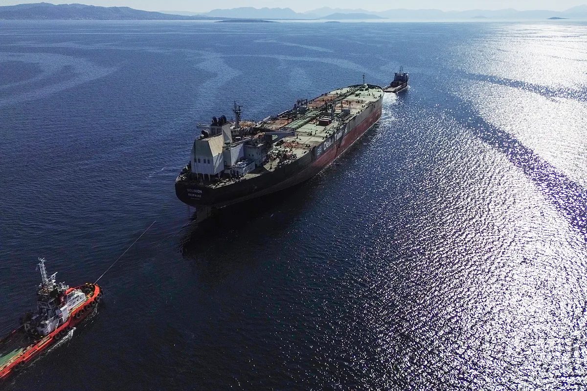 Por qué el precio del petróleo no encuentra techo: Arabia Saudí ya solo produce al nivel de la guerra del Golfo