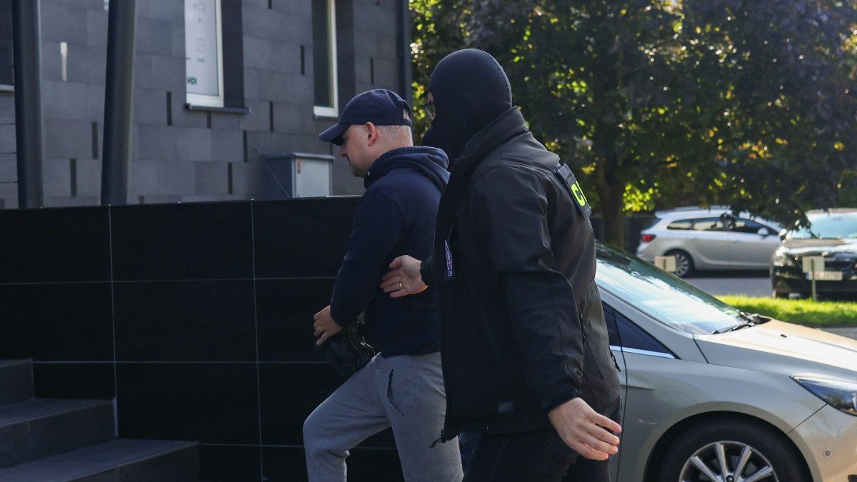 Poseł Król wyprowadzony przez CBA. Prokuratura składa wniosek o areszt