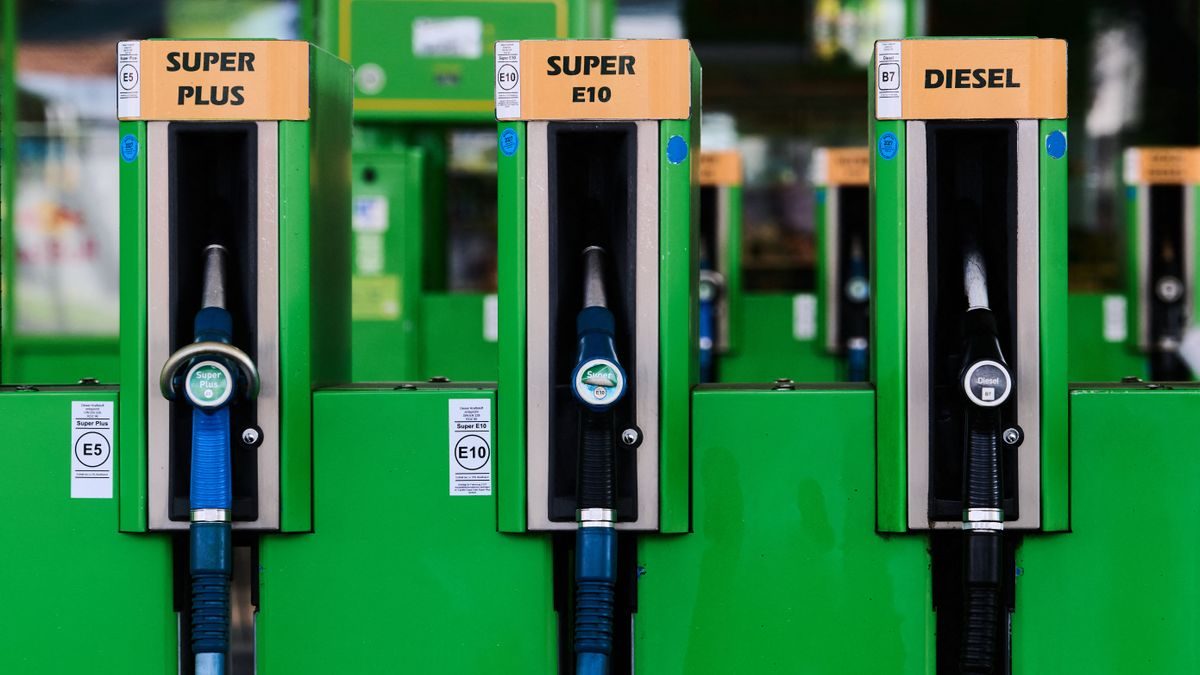 Tankrabatt – Benzin: Grüne kritisieren Tankrabatt als »Wahnsinn«