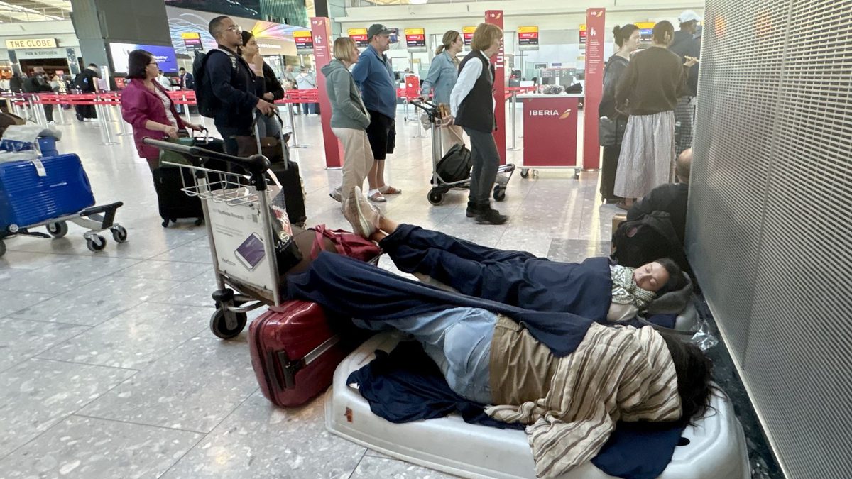 'Millisecond' software error caused air traffic outage that grounded thousands of flights