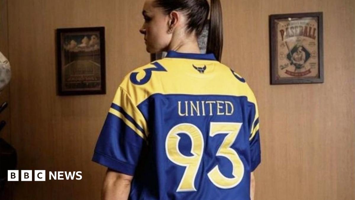 Oxford apologise for United 93 shirt advert