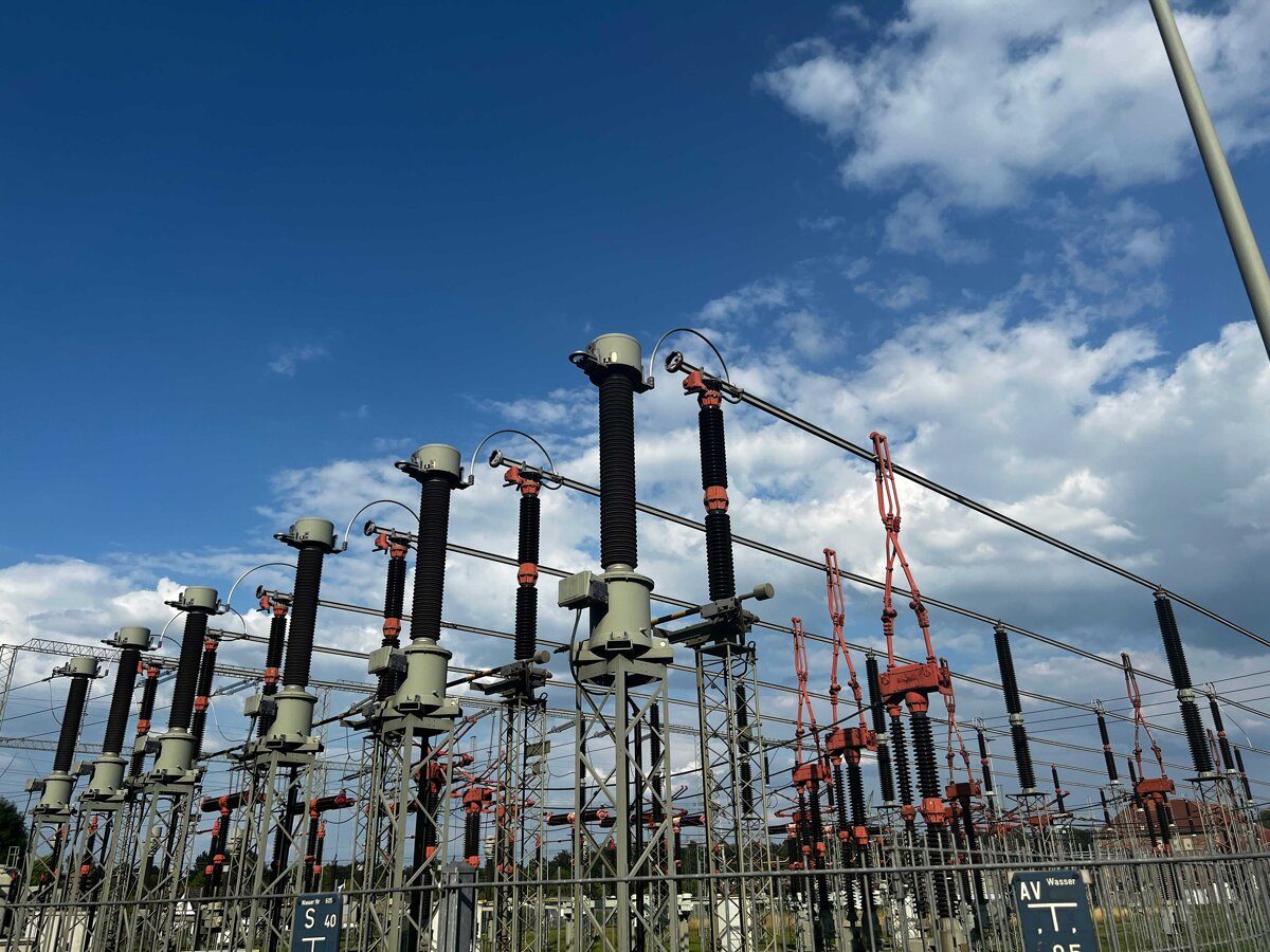 Stromnetze vertragen mehr PV-Strom – mit Batteriespeichern an Umspannwerken