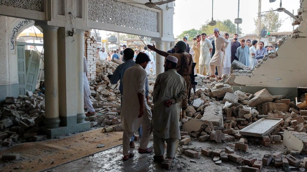 Dodental van aanslag op antiterreurpolitie in Pakistan loopt op tot 31