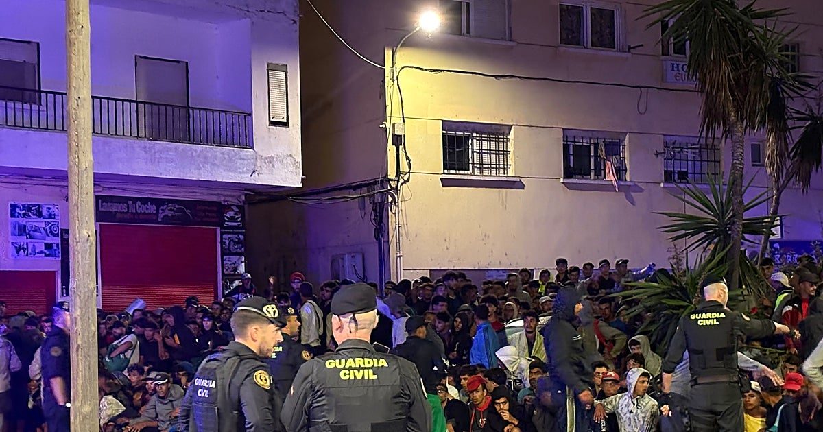 Veinticinco guardias civiles para 1.700 inmigrantes: «Cada día diez marroquíes intentan colarse en barcos hacia la Pení…