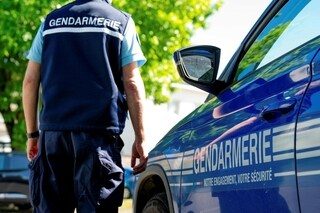 Un motard de 30 ans décède dans une collision avec un camion de 13 tonnes, en Normandie