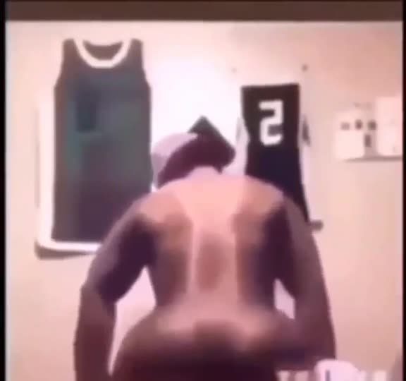 Rare video of my homeboy sent to the gc #shakedatbooty