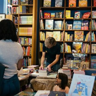 ‘Als uitgever sta je machteloos’: mensen uit het boekenvak over hun strijd tegen AI-bedrijven