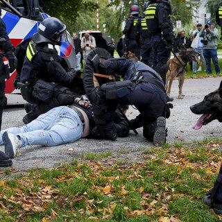 ME beëindigt extreemrechtse demonstratie in Den Haag