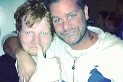 Neef van Ed Sheeran haalt uit naar de zanger na controverse rond Macklemore: “Hij is een lafaard”