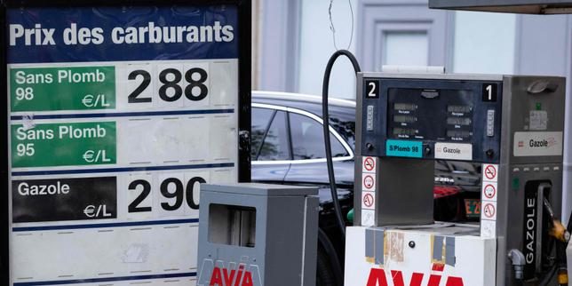 Carburants : la grande valse des propositions pour freiner l’envolée des prix, entre blocage et baisse des taxes