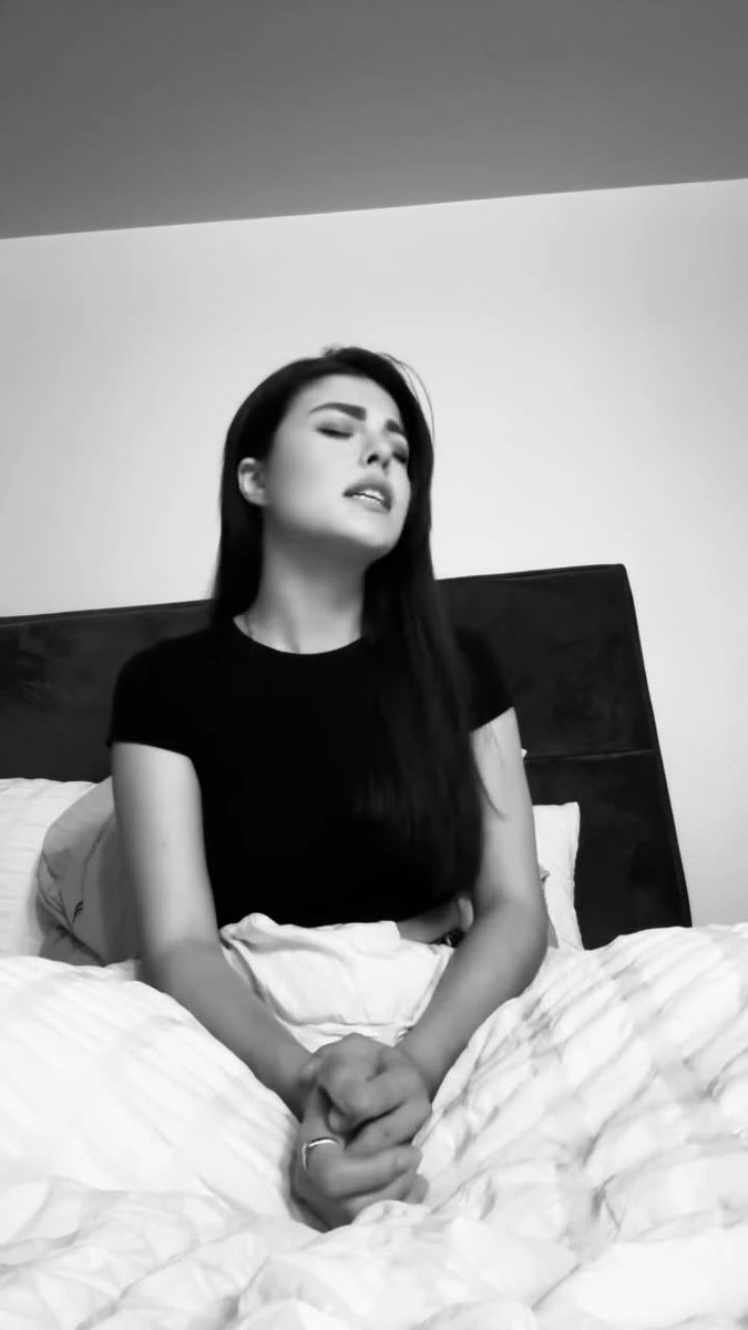 @arianagrande Quit ☁️