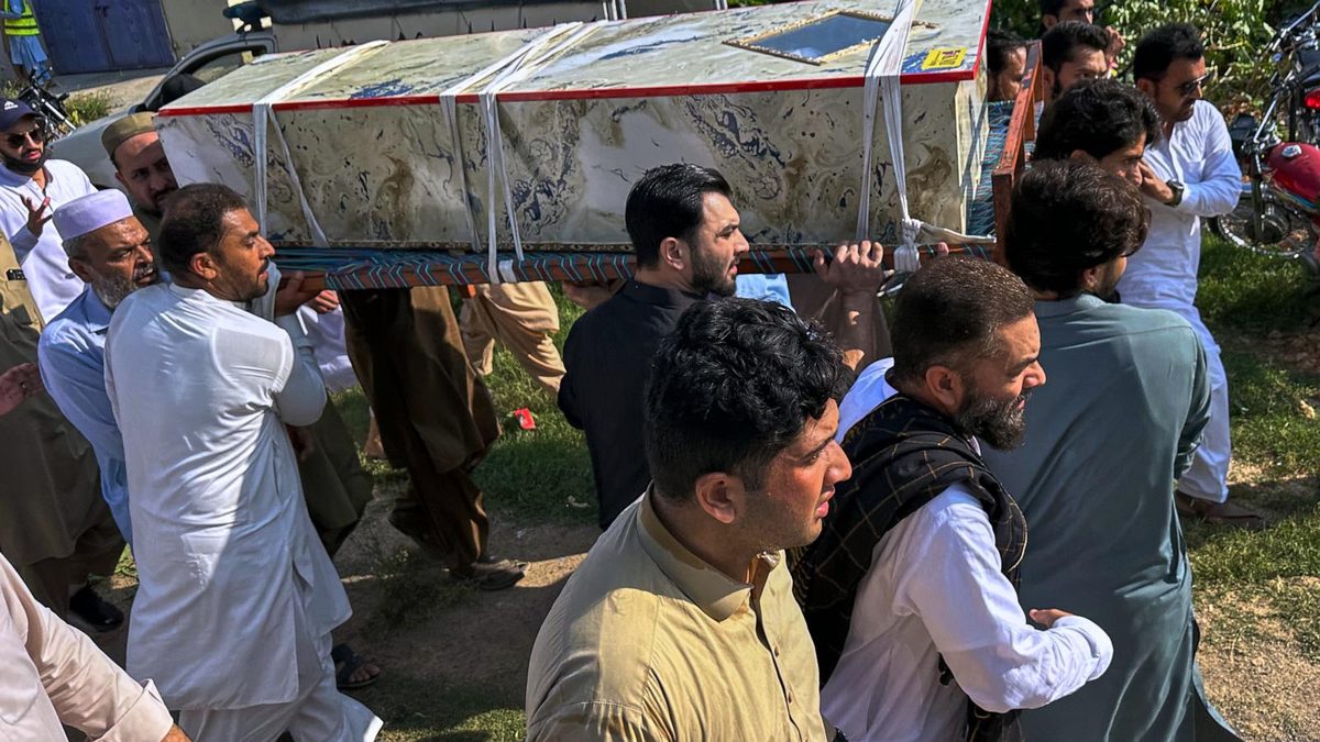 Pakistani forces end 20-hour standoff with militants in the northwest