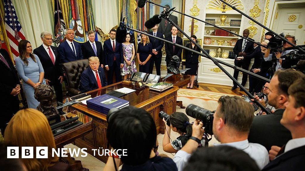 Trump CNN dahil üç kuruluşun Beyaz Saray'a girişini yasakladı