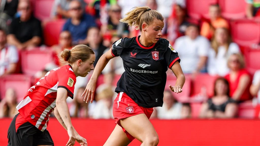Landskampioen PSV-vrouwen met grote cijfers onderuit tegen FC Twente