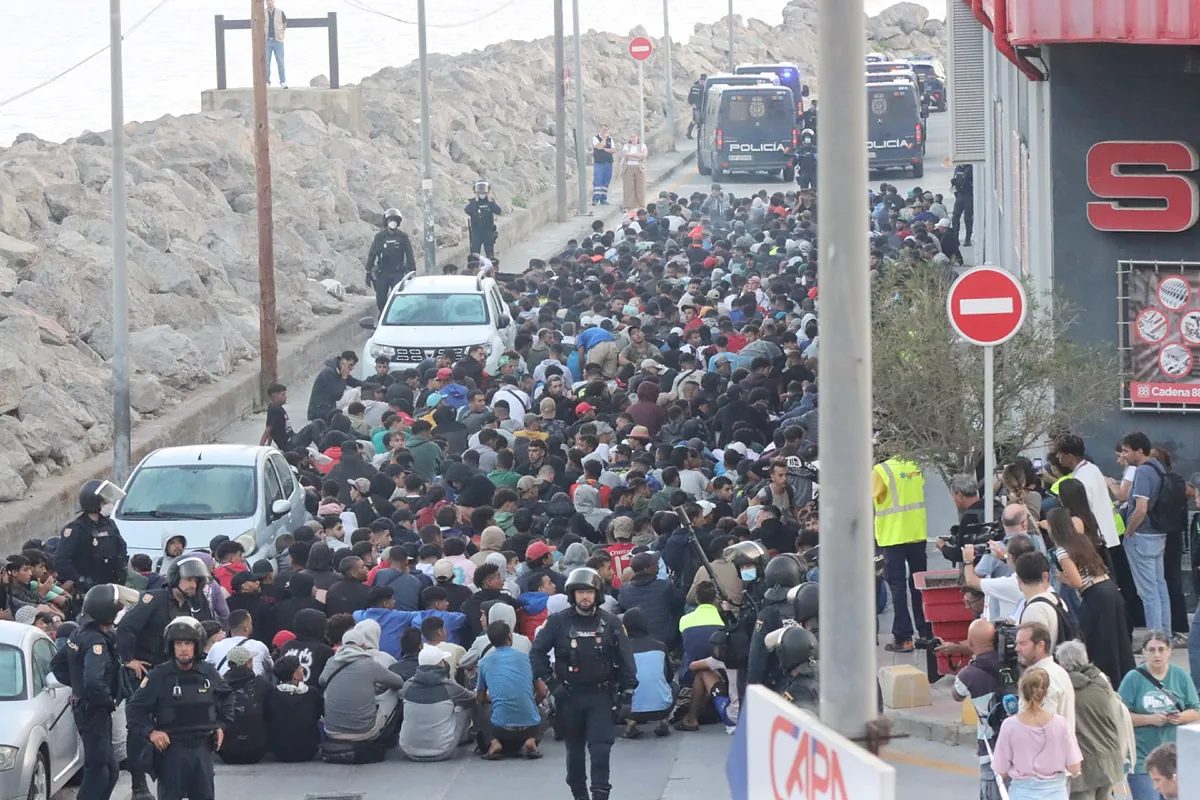 2.000 emboscados hunden la 'operacion normalidad' del Gobierno en Ceuta: "La gente del Trampolín ni llegó"