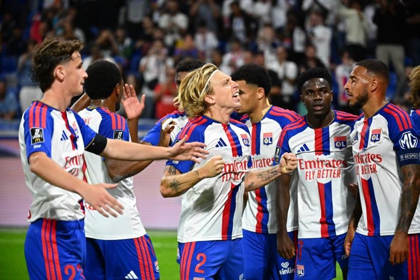 Porté par Ernest Nuamah, l'OL ne fait qu'une bouchée de Rennes et s'offre une victoire référence en Ligue 1