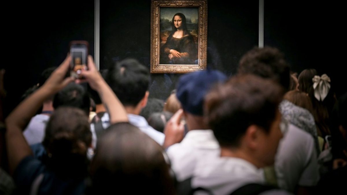 Bilder nahe der Mona Lisa aufgehängt: Deutsche im Louvre festgenommen