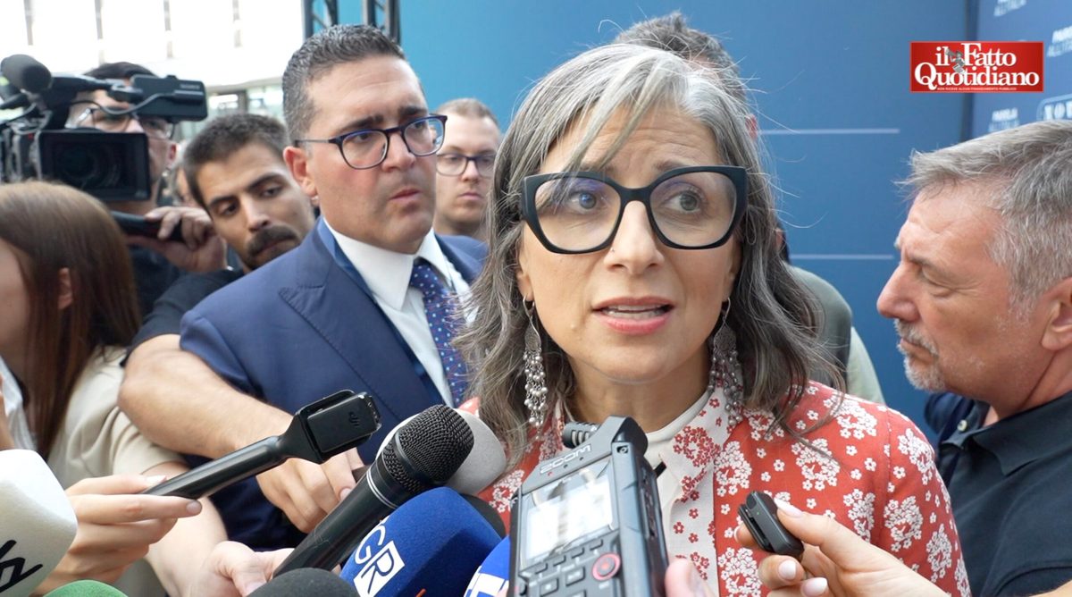 Nova, standing ovation per Francesca Albanese: “Rompere i rapporti con l’apartheid israeliano dev’essere un punto non n…