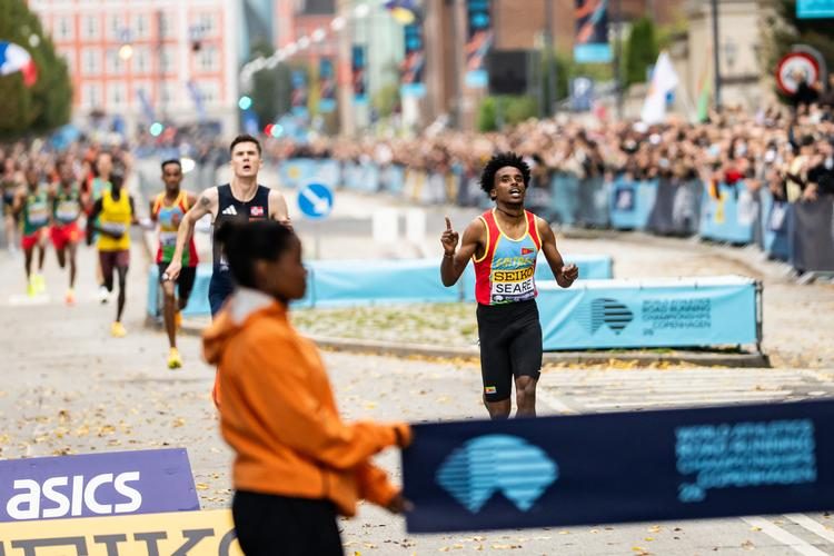 Eritreer slår Ingebrigtsen ved VM i Københavns gader