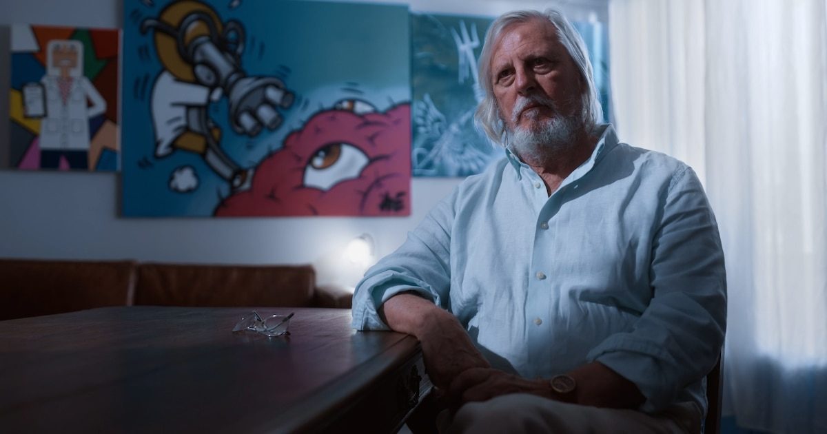 "Professeur Raoult vs. le gang des cerises", sur HBO : comment L'Express a participé à sa chute