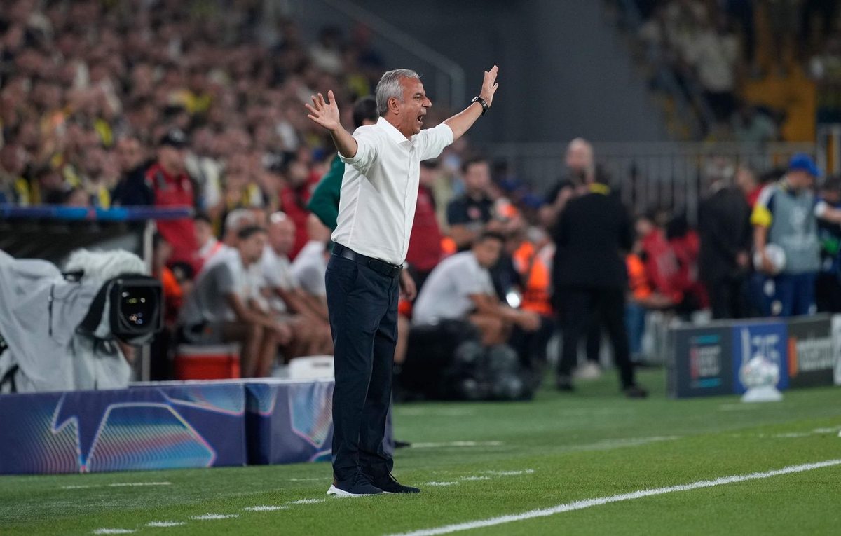 Fenerbahçe - AS Roma : Visé par un jet de bouteille, le coach turc Ismail Kartal démissionne, son président s’y oppose