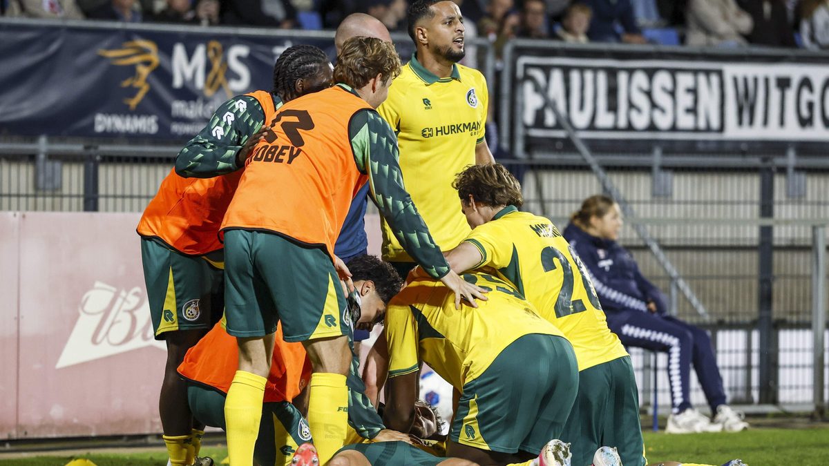 Willem II nieuwe hekkensluiter in Eredivisie na late nederlaag, frustratie bij Fortuna Sittard-trainer Danny Buijs over…