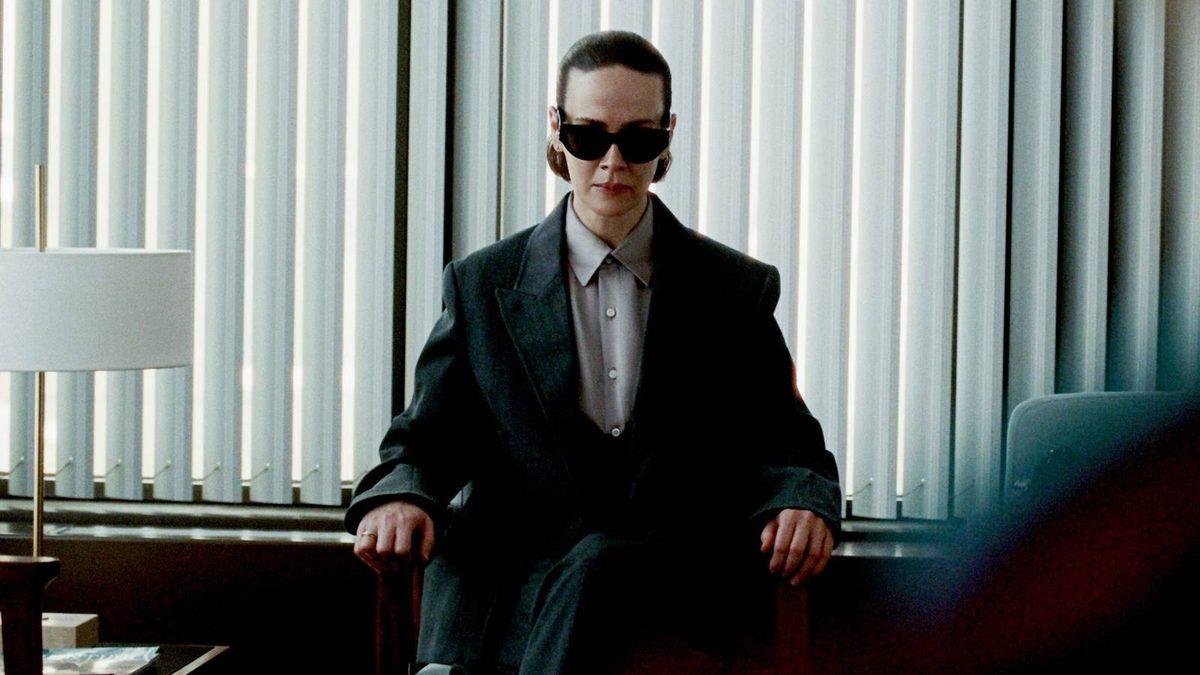 Sarah Paulson Shines as a Bright Light in the Disappointing 'Closing Night' | TIFF Review