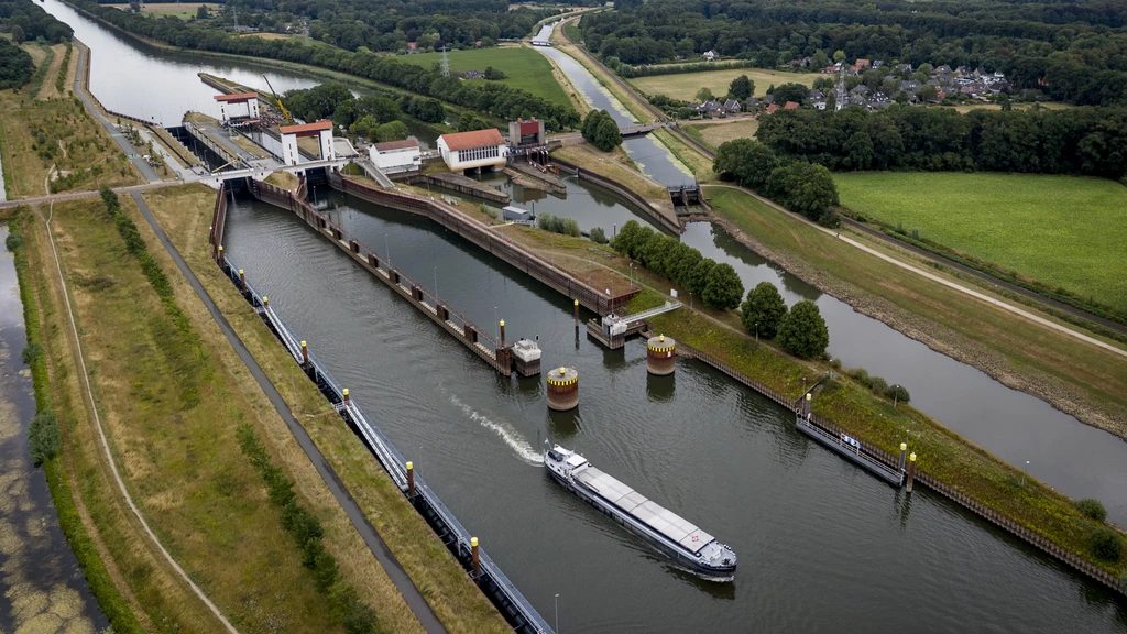 Problemen Twentekanaal op lange lijst uitdagingen: 'Klanten gaan vertrouwen verliezen'