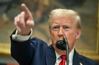 Trump s’en prend aux détracteurs de l’intelligence artificielle et va nommer un “tsar de l’IA”