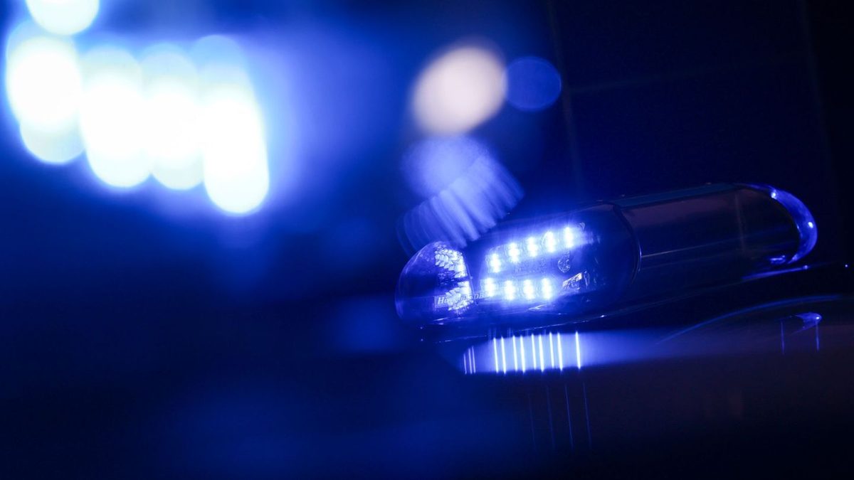 Von Auto angefahren: Unfall in Hamburg: Fußgänger lebensgefährlich verletzt
