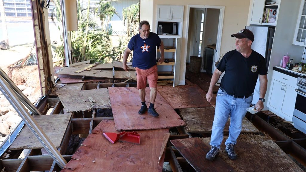 Storm laat verwoestend spoor achter in Hawaï, zeker twee doden