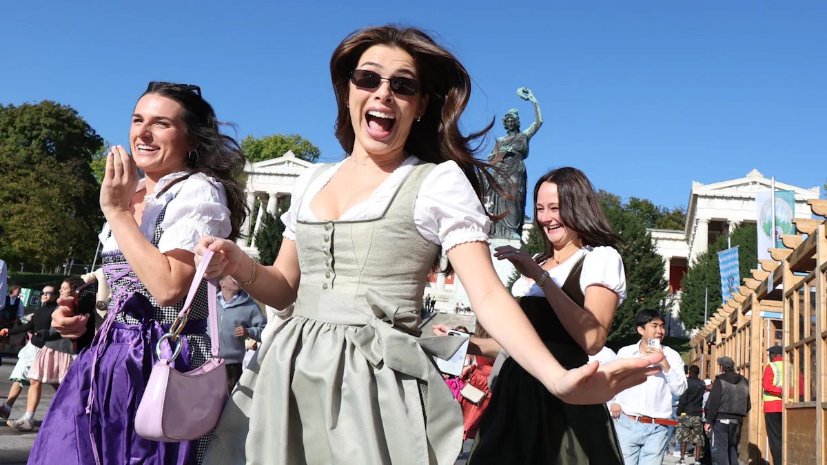 Oktoberfest-Anstich in Bildern: Zähes Warten, „Wiesn-Run“ – und dann ein Krause-Plan, der aufgeht
