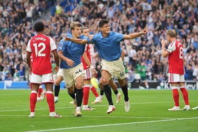 Jurriën Timber met Arsenal hard onderuit bij Brighton, zege voor Botman en Steur met Newcastle