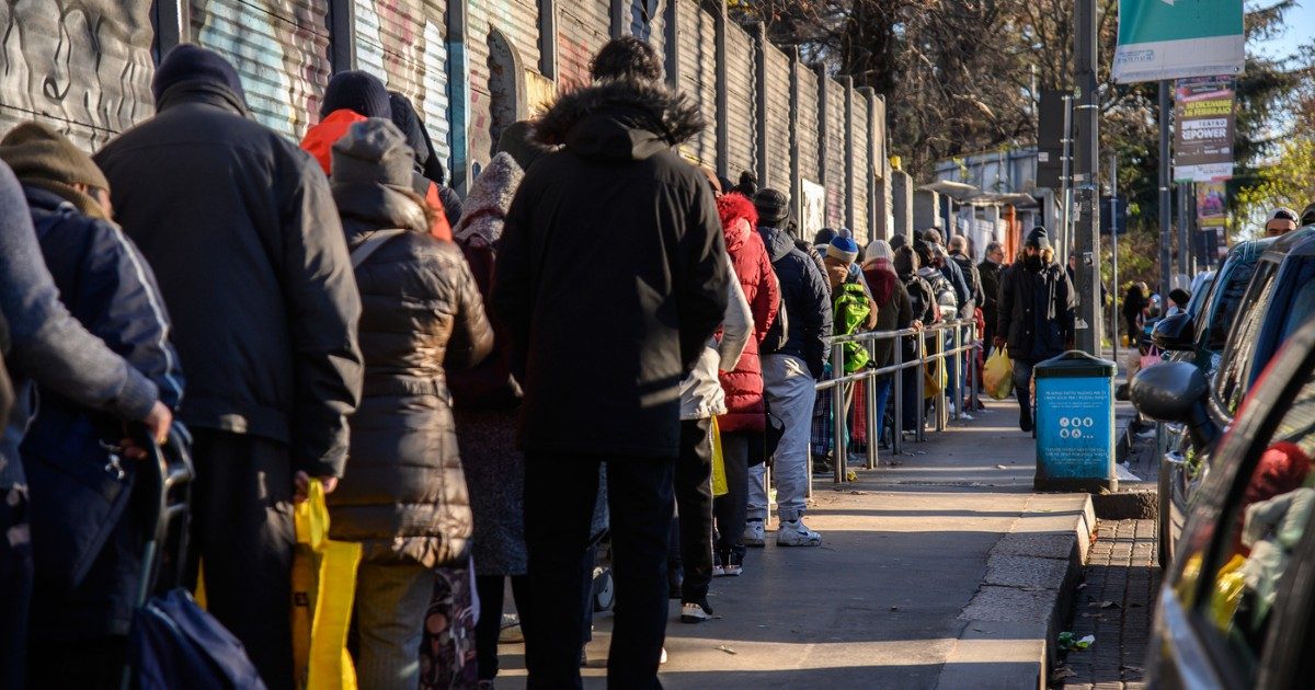 Volti e povertà: dove si nasconde il senso della storia