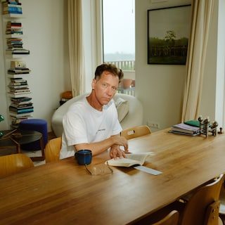Kel (47) vertrok uit de VS toen hij merkte dat zijn kinderen de wereld anders zagen dan hijzelf: ‘Amerika is fundamente…