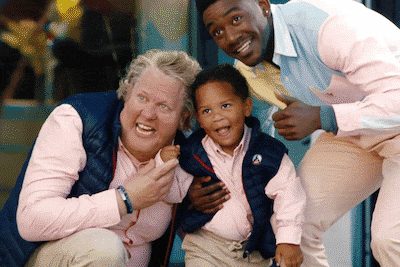 EXCLUSIEF. Alex ‘Lobeke’ Koroma (4) steelt de show in ‘Nonkels’: “Thuis of in de klas zegt hij soms nog: ‘Komaan, we mo…