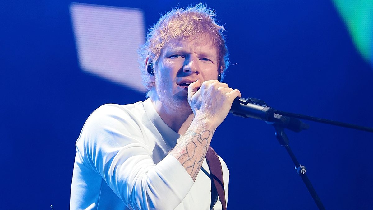 Ed Sheeran Explains Why He Removed His B Stage From Philadelphia Concert, Introduces New Backing Band Who Had 3 Days to…