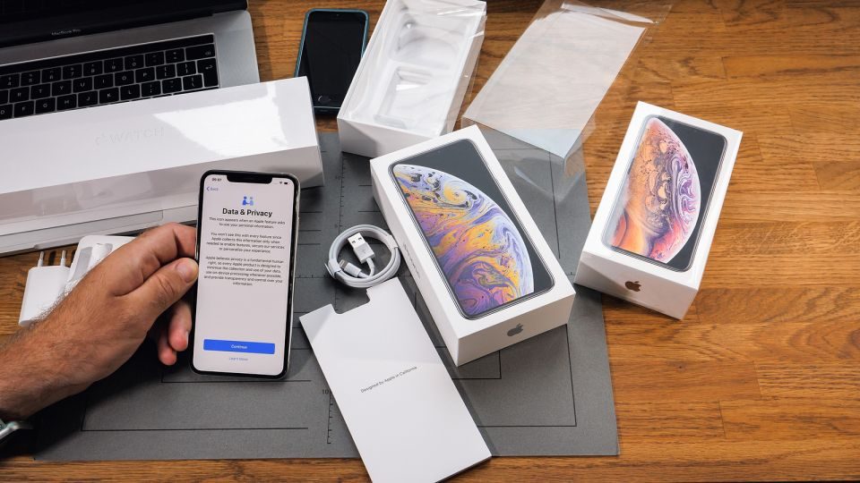 Hvor lang levetid har en iPhone? Ny lov afslører svaret