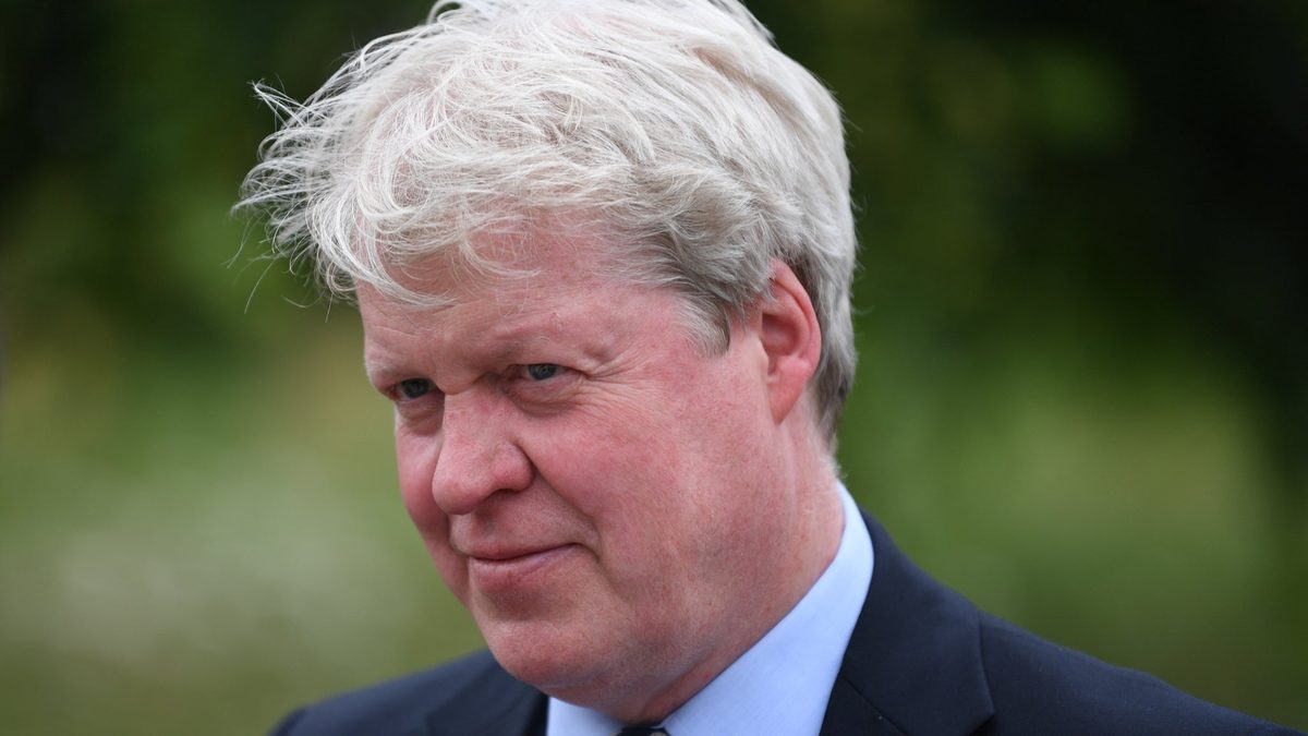 "Une agressivité stupéfiante" et "un coup bas": la passe d'armes entre le frère de Diana et Buckingham continue