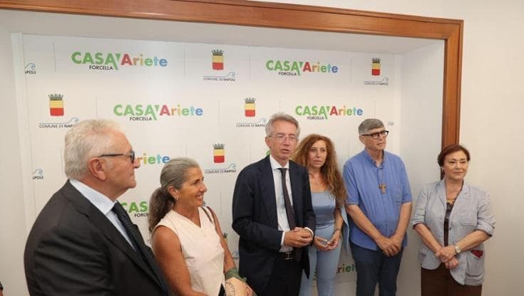 Torna allo Stato la casa dei Giuliano che ospitò anche Maradona: sarà polo per educazione e legalità