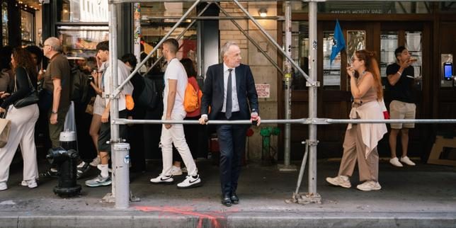 A New York, Zohran Mamdani et Emmanuel Grégoire s’affichent ensemble pour défendre l’accès au logement et la lutte cont…