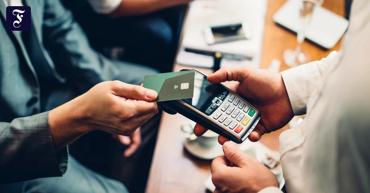 Schluss mit „Cash only“: Handel und Gastronomie sollen Kartenzahlung anbieten müssen