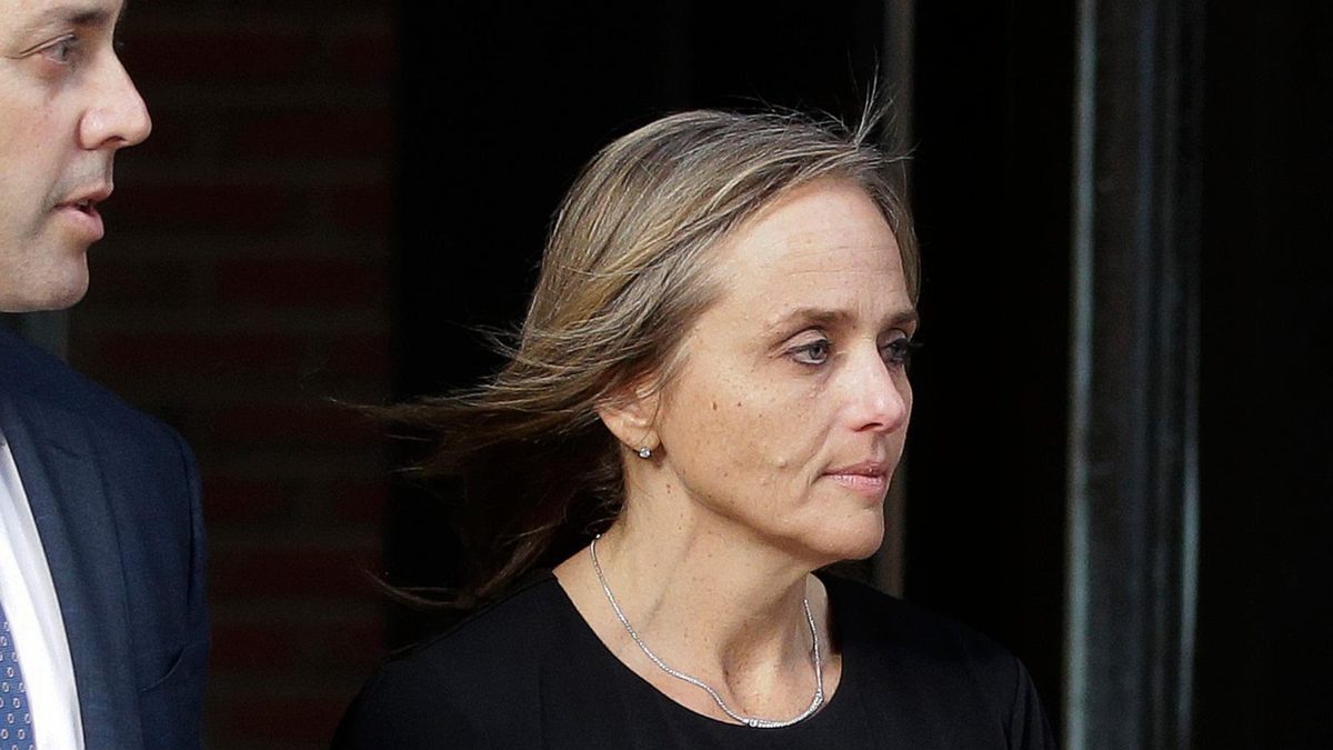 Judge accused of enabling immigrant to escape ICE gets a rare public reprimand