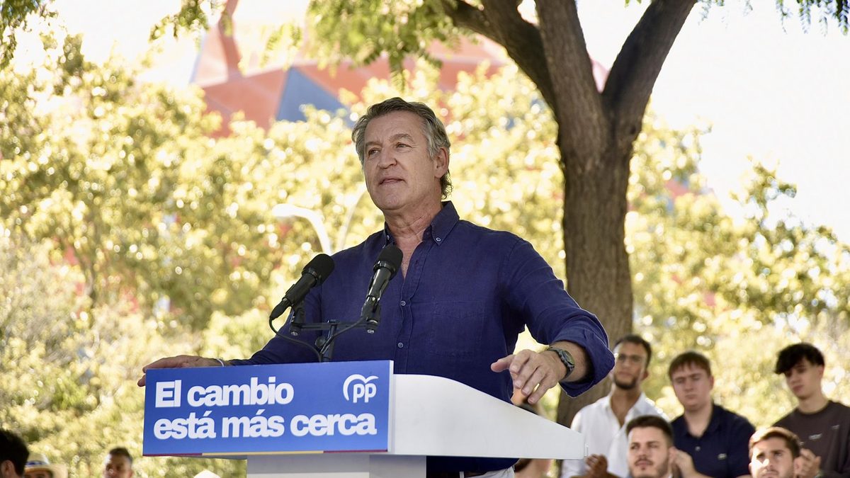 Feijóo promete revisar cómo se concede, mantiene y pierde la nacionalidad española para "recuperar su prestigio"