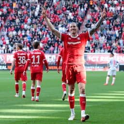 PSV lijdt eerste nederlaag in Eredivisie na comeback van FC Twente in slotfase