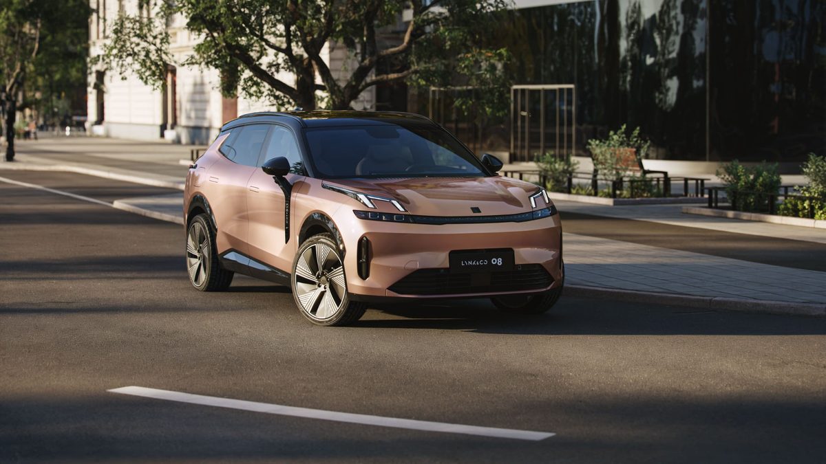 ESSAI. De quoi pouvoir rouler en zéro émission sur 200 km: avec son 08, le chinois Lynk & Co propose un grand SUV hybri…